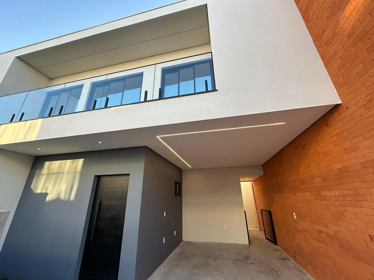 Vila Lima 1, entrada e garagem